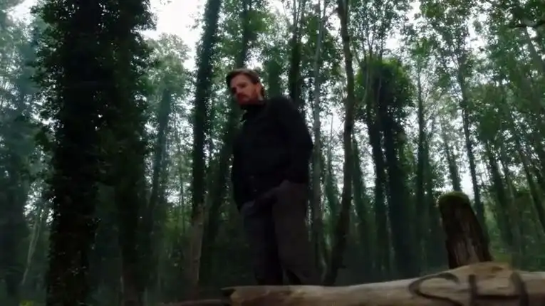 Arrow 8. Sezon 7. Bölüm Fragmanı izle